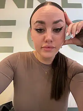 KiraSunshine's Live XXX Chat