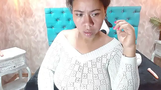 KeniaLovex Chat XXX in diretta