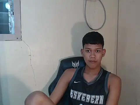 UrAsian_Turjak Show Webcam