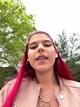 RiriRoseey élő XXX-chatje