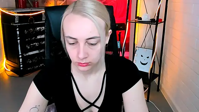 CarolMoor Chat XXX live