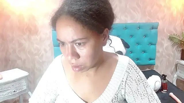 KeniaLovex Chat XXX live