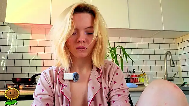 MelinaBunnyyy Chat XXX live