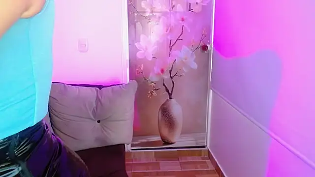 milfrousse 라이브 XXX 채팅