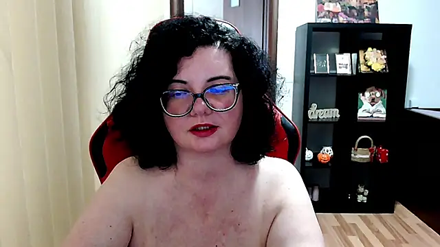 Онлайн чат XXX MissTroublle