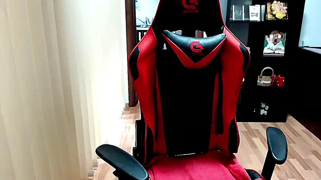 MissTroublle Adlı Modelin Canlı XXX Sohbeti