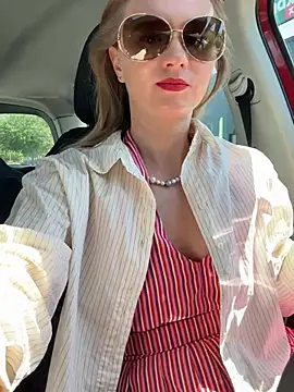 Weettyyn Live XXX chat