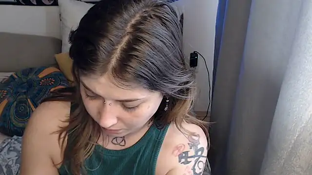 AlienforTwenty Live XXX-Chat