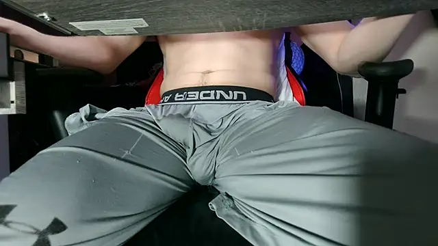 Dick_and_muscles' Webcam Show