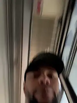 Lionayowe Show Webcam