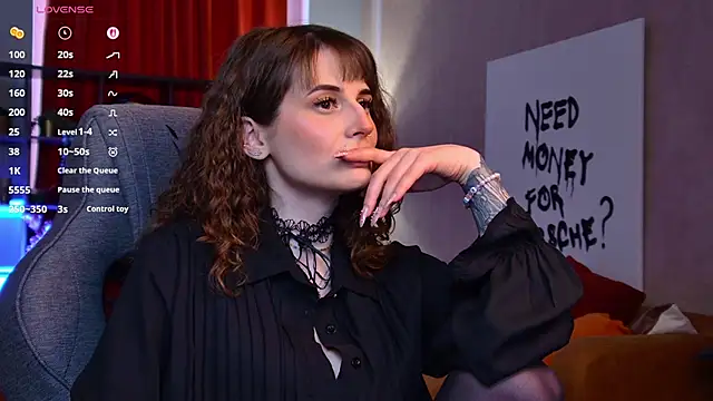 OliviaMcClean 即時 XXX 聊天