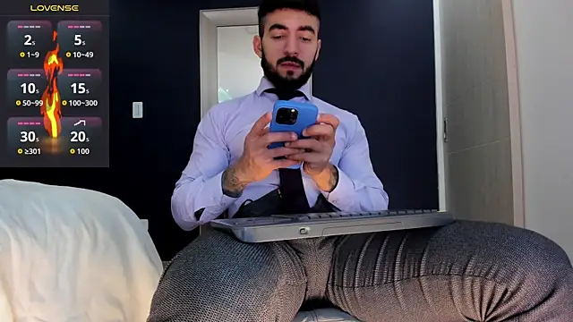 MarkWalker__: онлайн-секс-чат