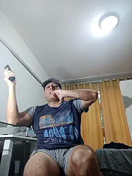 chicoguapo8 网络视讯表演