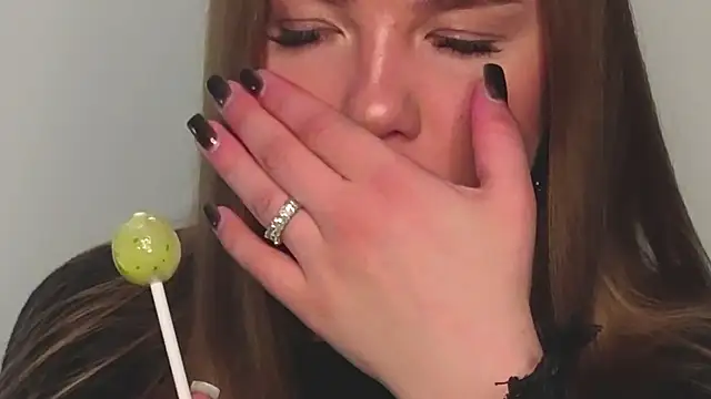 DelenaRines Adlı Modelin Canlı XXX Sohbeti