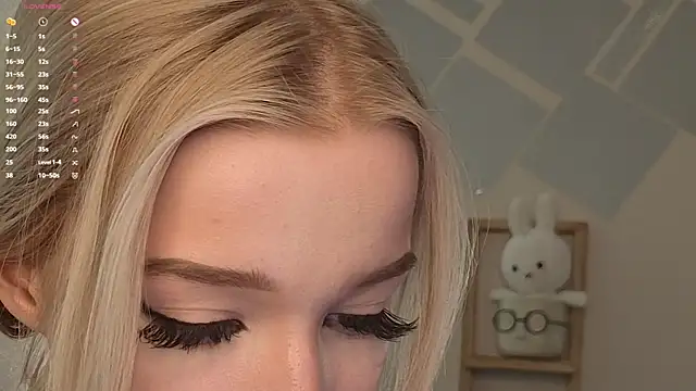 EvaSolisvのライブXXXチャット