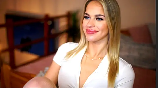 Emilyvanroessel élő XXX-chatje