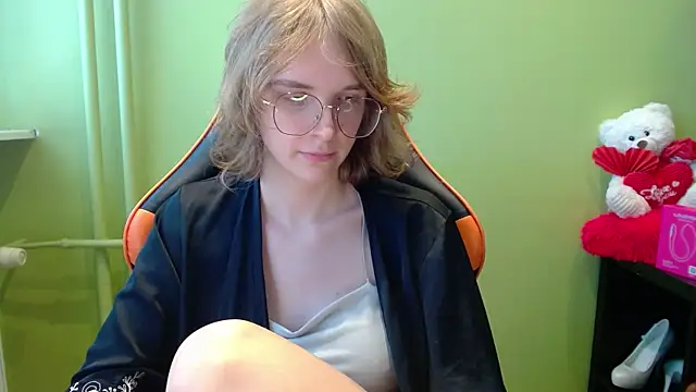 دردشة juicyPenny الجنسية المباشرة