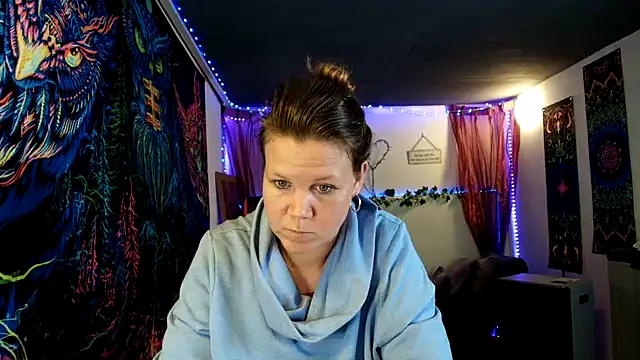 Chat +18 de CallMeMaria ao vivo