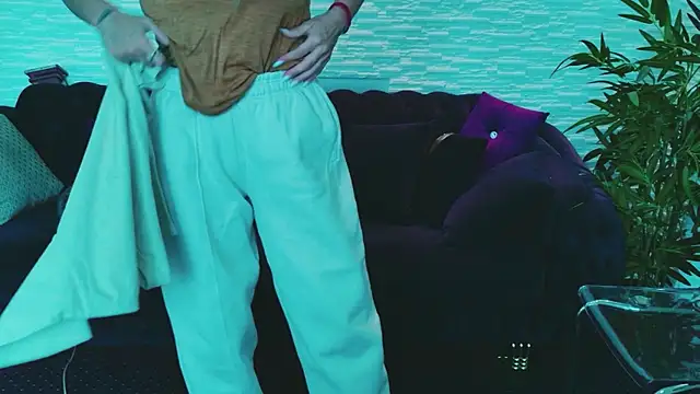 Pokazy przed kamerką – AngelWooW