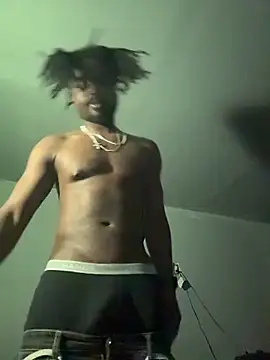 XXX chat uživo modela MIGHTYDEMONXXX