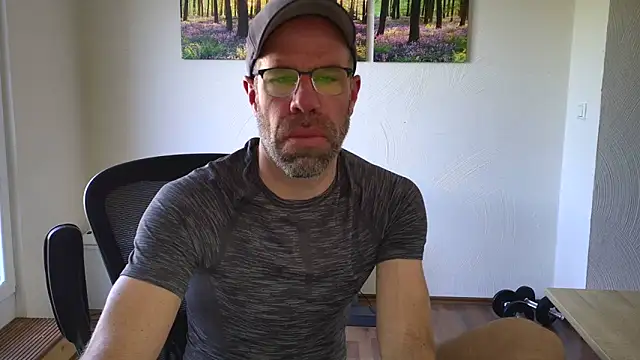 DaddyHarry_MatureStallion Live XXX-Chat