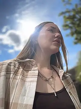 Show de MilaMoone na webcam