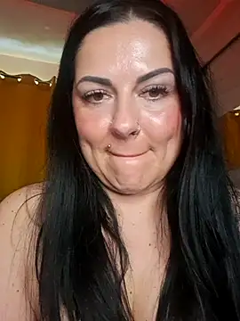 juliaaa18's Live XXX Chat