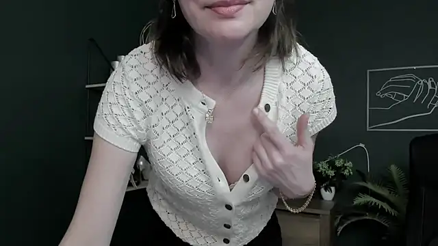 VivianWILD Adlı Modelin Canlı XXX Sohbeti