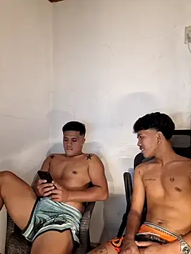 Felix_Asher Chat XXX in diretta