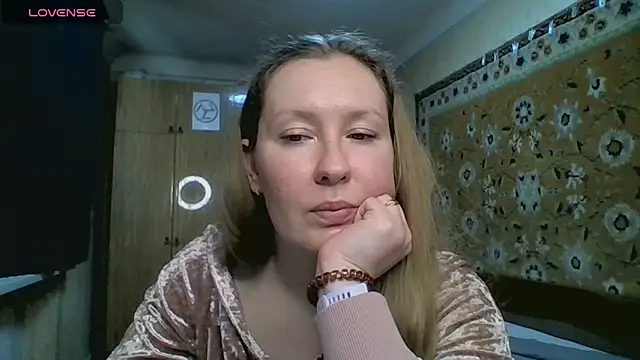 AnnaXLovers: διαδικτυακό σόου στην κάμερα