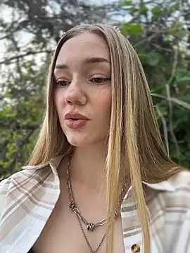 Онлайн чат XXX MilaMoone