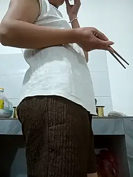 nangmo: онлайн-секс-чат