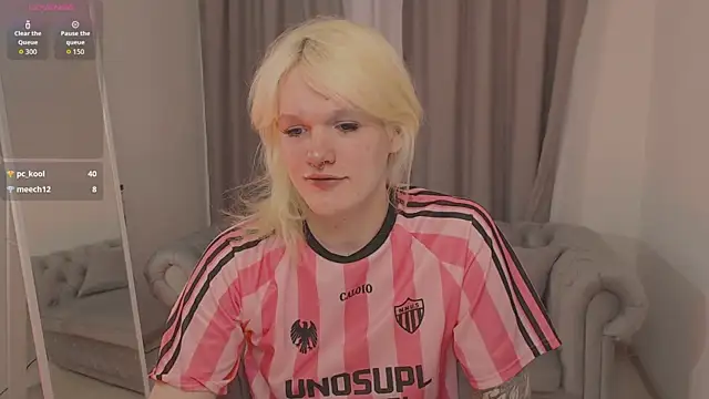 Lollita_Morgan: διαδικτυακό σόου στην κάμερα