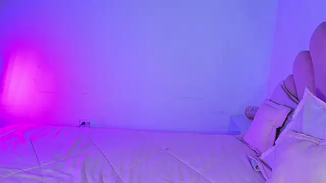 MiaColucci18 Chat XXX in diretta