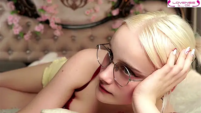 KirstinMcgeady Live XXX-Chat