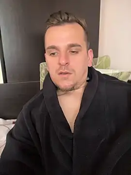 Huge_cock22cm's Webcam Show