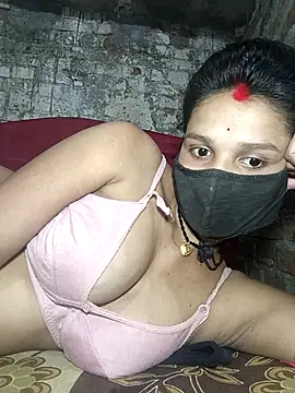 Hoty_girl_143 Show in webcam