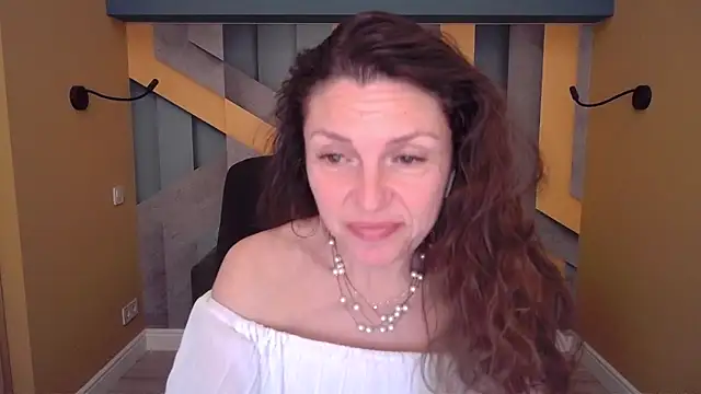 Chatroom XXX en direct de EllaLong