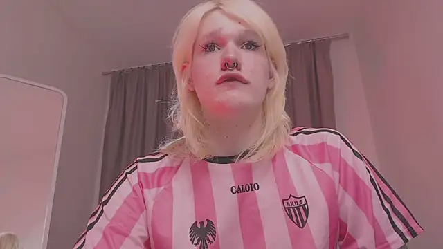 Lollita_Morgan: διαδικτυακό σόου στην κάμερα