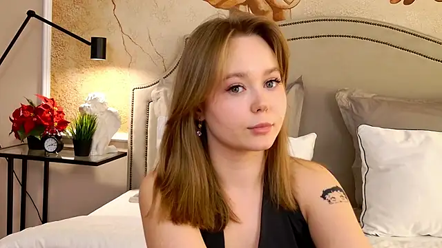 ElaraVance Chat XXX live