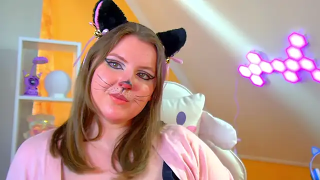 MelodyMoores: διαδικτυακό σόου στην κάμερα