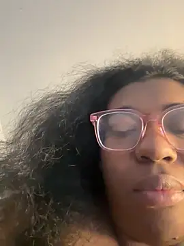 bunbun420247 লাইভ XXX চ্যাট