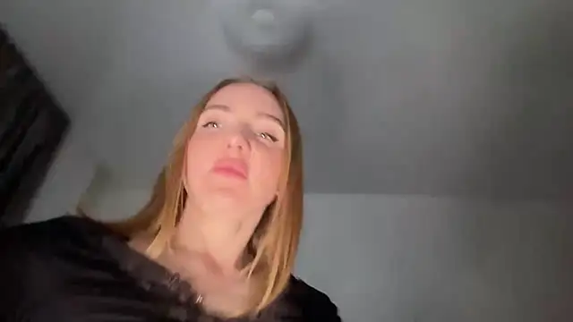 CozzyLady Live XXX-chat