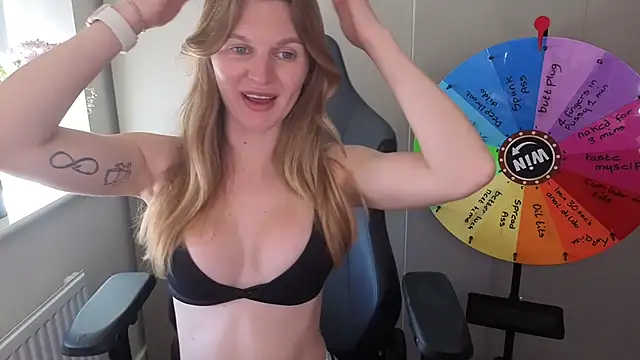 Lilly-Luscious Live XXX-Chat