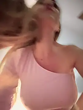 Show modela didihairypussy na web-kameri