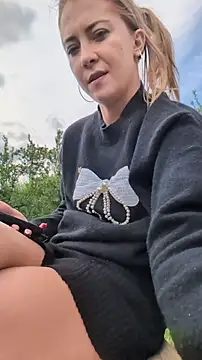 Pokazy przed kamerką – Risky_girl23_