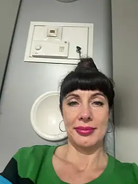 LadyLuxLover – Naživo XXX chat