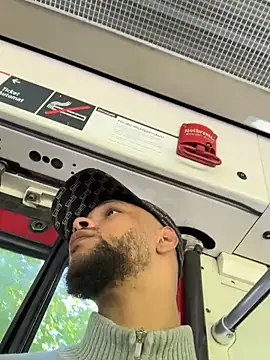 Lionayowe's Webcam Show