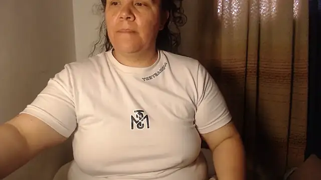 Chat +18 de agathamiller01 ao vivo