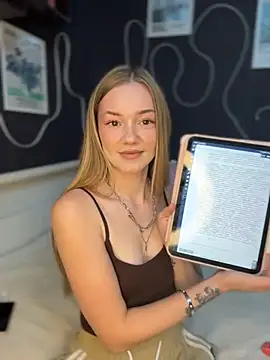 دردشة MilaMoone الجنسية المباشرة